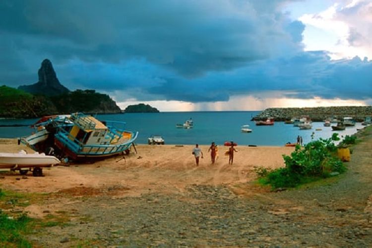 Pulau Fernando de Noronha di Brasil.
