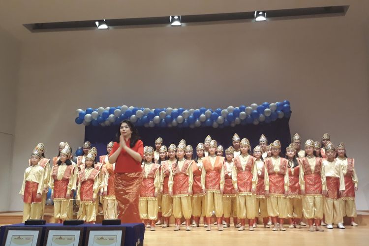 Pelatih musik Luciana Oendoen dan The Resonanz Childrens Choir saat dijumpai di Balai Resital Kertanegara, Kebayoran Baru, Jakarta Selatan, Sabtu (22/7/2017).