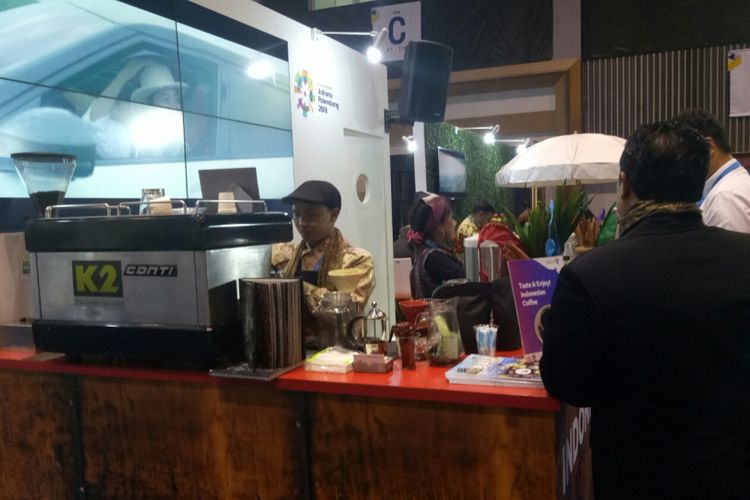 Kopi dan jamu Indonesia disukai wisatwan asal berbagai negara di ASEAN Travel Fair 2018, di Chiangmai, Thailand 22-26 Januari 2018.