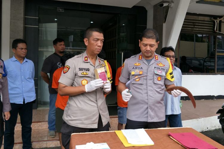 Polresta Depok memberikan keterangan pers mengenai kasus pengungkapan komplotan begal, Selasa (5/3/2019)