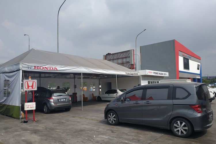 Posko Mudik Honda di Km 57