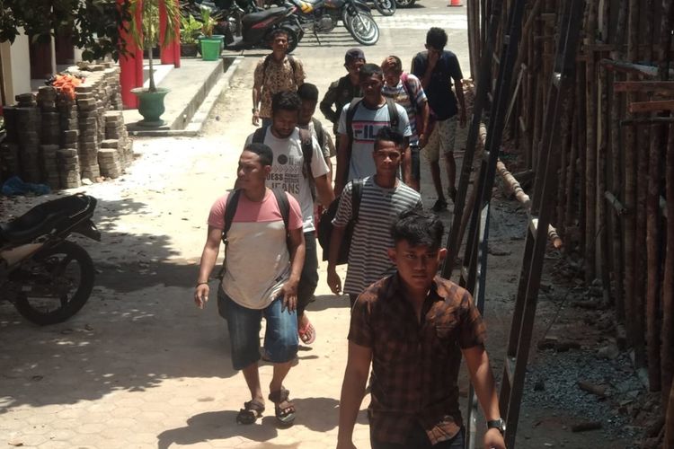 Sebanyak 30 pekerja migran Indonesia (PMI) yang akan diberangkatkan ke Malaysia melalui jalur ilegal  ditangkap polisi di Kepulauan Riau, Sabtu (24/8/2019).