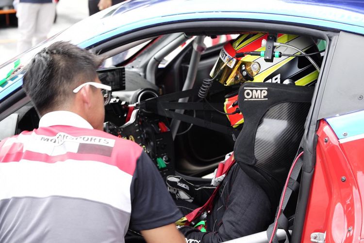 TIm T2 Motorsports dengan pebalap Rio Haryanto dan David Tjiptonbiantoro bersiap berlaga di ajang  Blancpain GT World Challenge Asia 2019