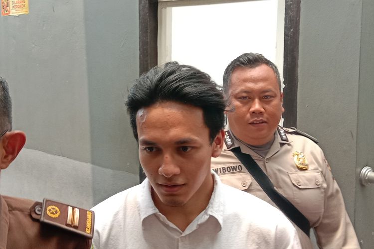 Jefri Nichol menjalani sidang kasus penyalahgunaan narkoba di Pengadilan Negeri (PN) Jakarta Selatan, Rabu (18/9/2019).