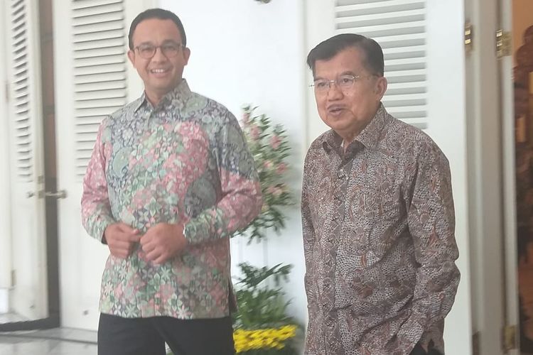 Wakil Presiden Jusuf Kalla atau mengantar Gubernur DKI Jakarta Anies Baswedan ke Balai Kota, Selasa (23/4/2019).