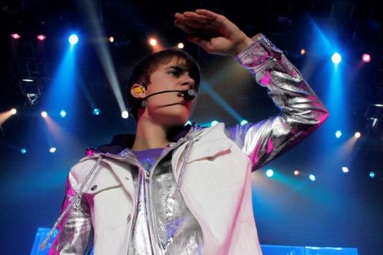 Penyanyi pop terkenal asal Kanada Justin Bieber tampil dalam konser bertajuk My World Tour di Sentul International Convention Center, Bogor, Jawa Barat, Sabtu (23/4/2011) malam.