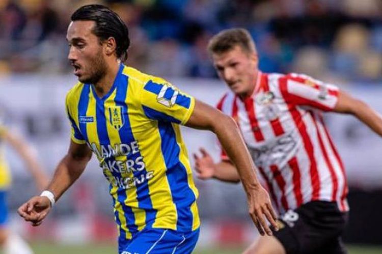 Ezra Walian tampil bersama RKC Waalwijk.