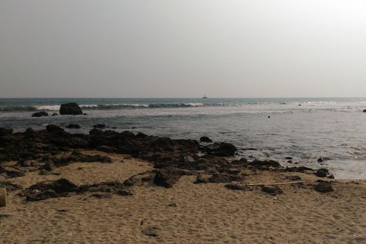 Salah satu titik di Pantai Batu Rame di Kalianda, Lampung, saat dikunjungi Kompas.com pada 21 Mei 2017.