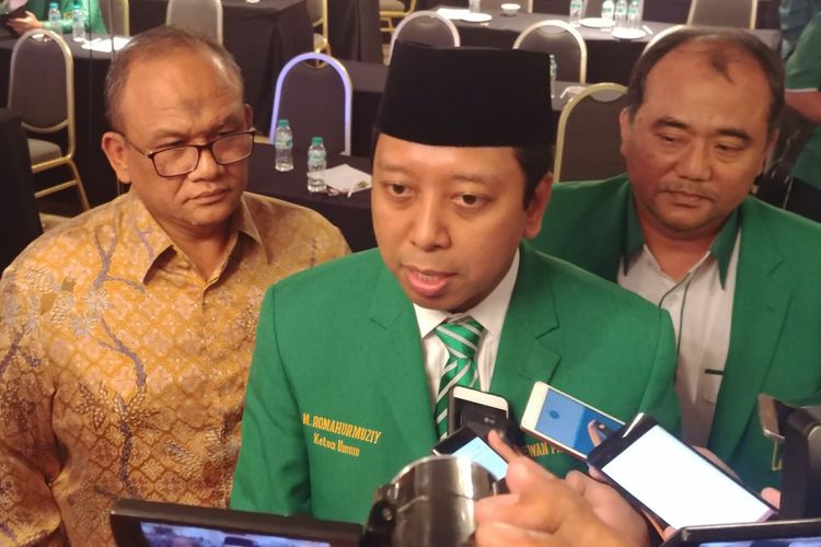 Ketua umum PPP Romahurmuziy usai menghadiri Rakornas PPP di Hotel Milenium, Jakarta, Rabu (24/1/2018).