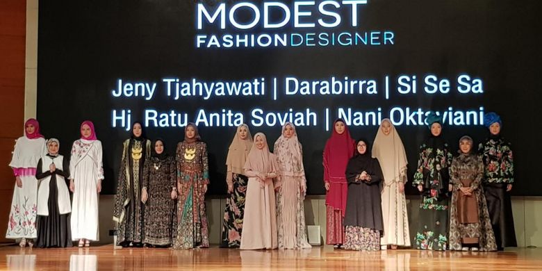 Trunk show Indonesia Modest Fashion Week 2017 di Kementerian Pariwisata, Jakarta, Senin (9/10/2017).