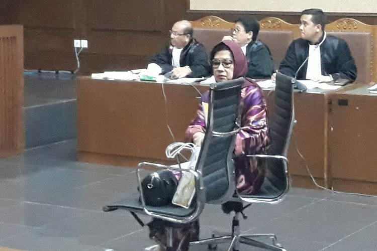 Mantan Dirut PT Pertamina, Karen Agustiawan duduk di kursi terdakwa di Pengadilan Tipikor Jakarta, Kamis (31/1/2019).
