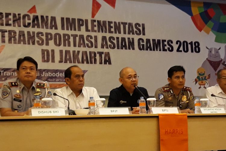 Pihak Dinas Perhubungan DKI Jakarta, BPTJ, Dirlantas Pokda Metro Jaya, PUPR, dan Jasa Marga memberi keterangan kepada pers di Jakarta Selatan, Kamis (26/7/2018), tentang penutupan 19 pintu tol pada jam-jam tertentu selama Asian Games 2018.