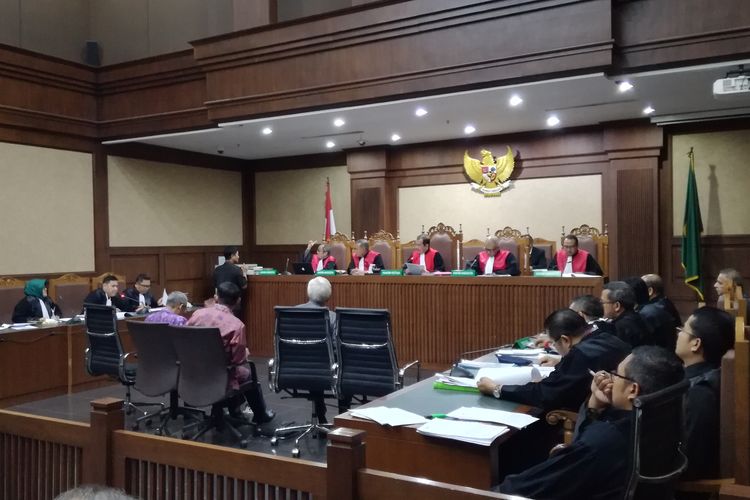 Jaksa Komisi Pemberantasan Korupsi (KPK) menghadirkan tiga orang sebagai saksi di persidangan terdakwa mantan Direktur Utama PT PLN Sofyan Basir, di Pengadilan Tindak Pidana Korupsi, Jakarta, Senin (5/8/2019).