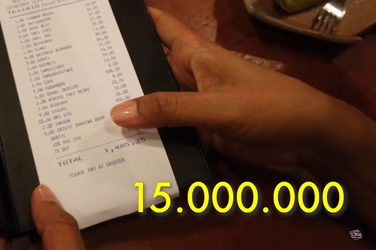 Tagihan biaya makan Ruben Onsu dan keluarga di sebuah restoran Jepang di Singapura.