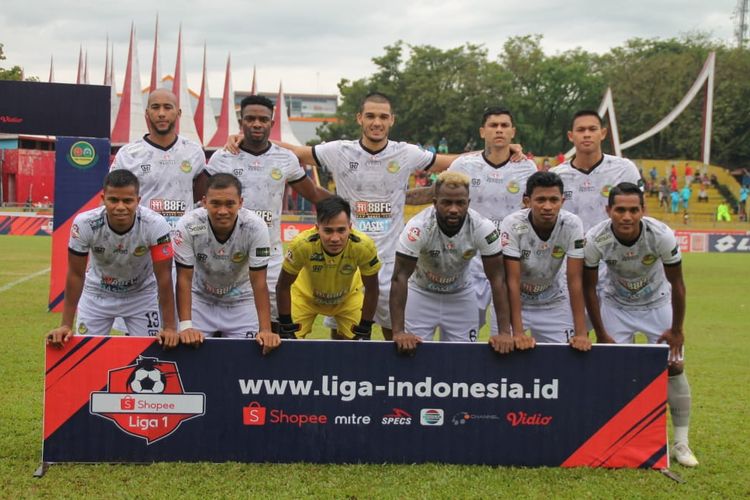 Skuad Tira Persikabo saat melawan Semen Padang pada lanjutan Liga 1, Senin (8/7/2019). 