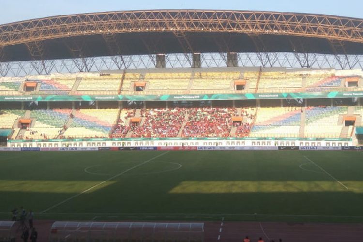 Suasana Stadion Wibawa Mukti beberapa saat sebelum laga uji coba antara timnas Indonesia kontra timnas Mauritius, Selasa (11/9/2018).