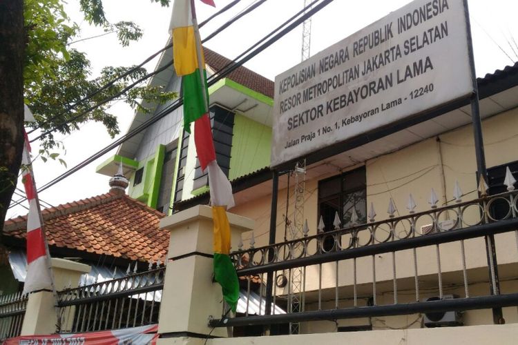 Mapolsek Kebayoran Lama, Jakarta Selatan, Selasa (4/7/2017). Di pagar mapolsek tersebut sebelumnya terdapat bendera ISIS yang dipasang oleh orang tak dikenal.