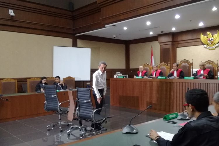 Mantan petinggi Lippo Group Eddy Sindoro dalam sidang dakwaan di Pengadilan Tipikor Jakarta, Kamis (26/12/2018)