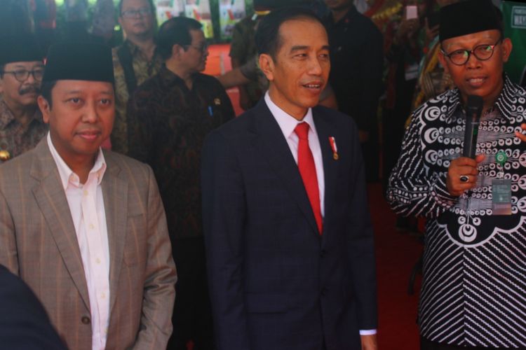 Ketua Umum PPP Muhammad Romahurmuziy saat mendampingi Presiden Joko Widodo di Universitas Islam Malang (Unisma) Kamis (29/3/2018)