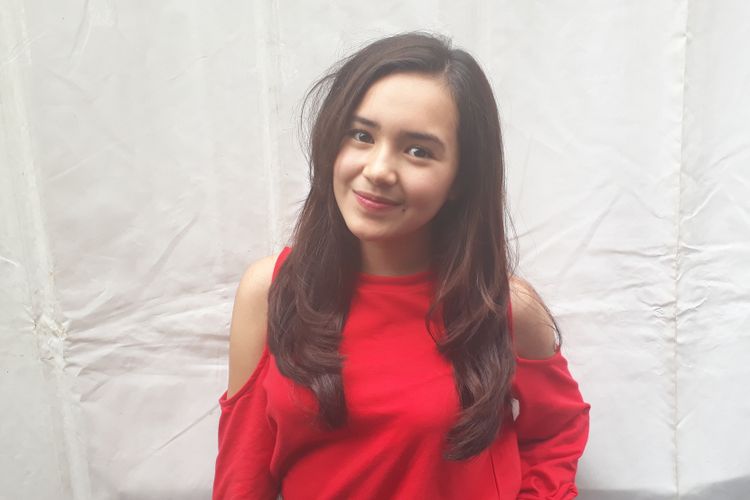 Beby Tsabina, pemeran Merah dalam sinetron Bawang Merah Bawang Putih, ditemui pada sebuah acara di Transmart Cempaka Putih, Jakarta Timur, Sabtu (18/3/2017).