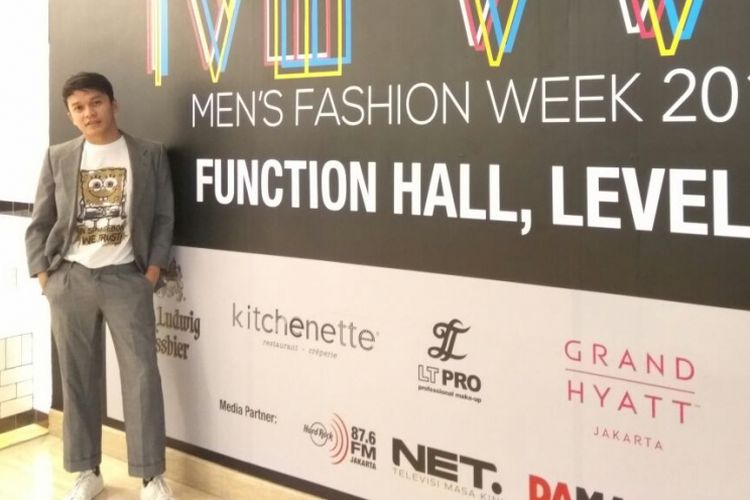 Tities Sapoetra Bawa Spongebob Gold di Mens Fashion Week 2017