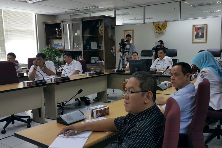 Badan Pajak dan Retribusi Daerah (BPRD) DKI Jakarta rapat bersama asosiasi mobil mewah dan agen tunggal pemgang merk di Kantor BPRD DKI, Jalan Abdul Muis, Jakarta Pusat, Rabu (23/8/2017).