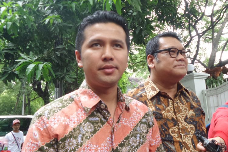Bupati Trenggalek Emil Dardak di kediaman Megawati Soekarnoputri di Jalan Teuku Umar, Jakarta, Sabtu (14/10/2017).