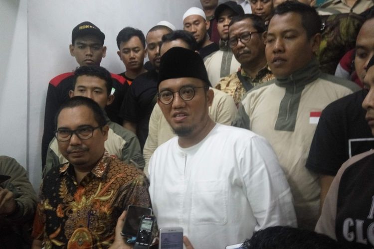 Ketua Umum Pengurus Pusat Pemuda Muhammadiyah Dahnil Azhar Simanjutak saat di Mapolda Metro Jaya, Senin (22/1/2018).