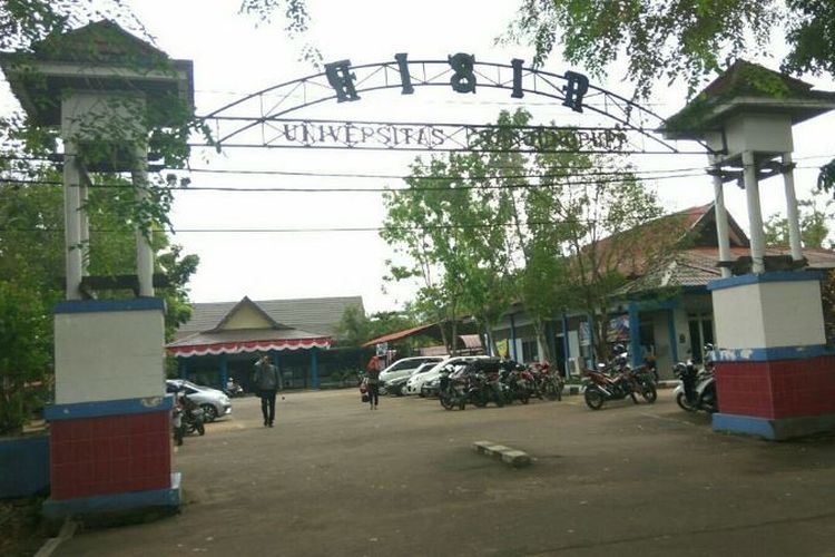 Gerbang masuk Fakultas Ilmu Sosial dan Politik Universitas Tanjungpura Pontianak