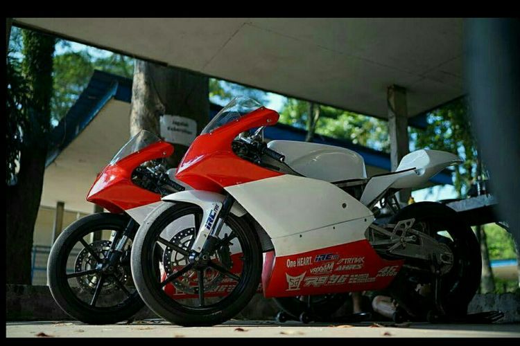 Motor-motor yang digunakan untuk pelatihan balap yang diselenggarakan sekolah balap 43 Racing School di Sirkuit Karting Sentul, Bogor.