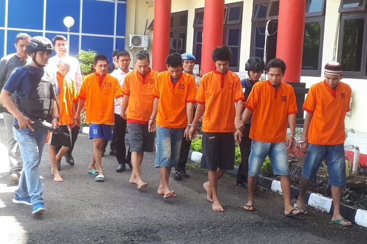 Para tahanan yang kabur kembali ditangkap oleh jajaran Polresta Palembang, Senin (6/5/2019). Mereka sebelumnya melarikan diri usai menjebol ventilasi udara.