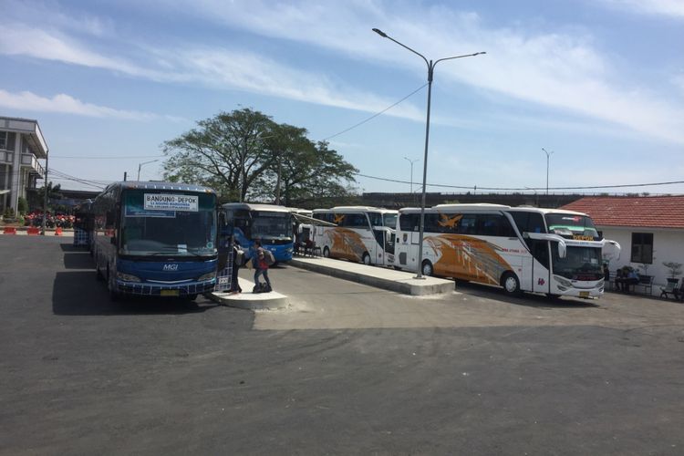 Terminal Depok Sementara, Jalan Arif Rahman, Depok, Jumat (3/8/2018).