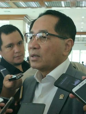 Wakil Ketua Baleg DPR Firman Soebagyo di Kompleks Parlemen, Senayan, Jakarta, Selasa (9/1/2018)