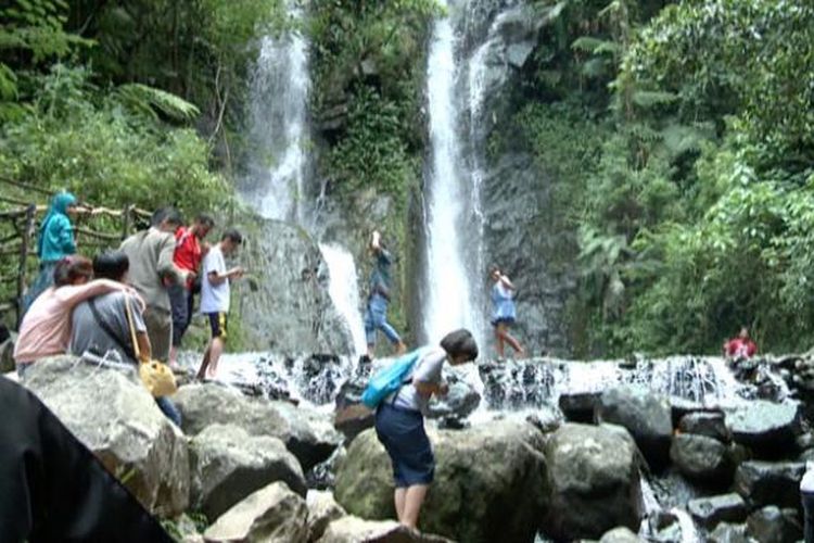 Curug Cilember di kawasan Puncak, Jawa Barat.