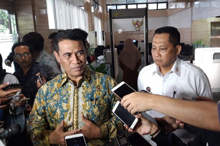 Menteri Pertanian Amran Sulaiman dan Direktur Utama Bulog Budi Waseso di kantor Kementerian Koordinator Bidang Perekonominaan (Kemenko Perekonomian) Jakarta, Selasa (22/1/2019).