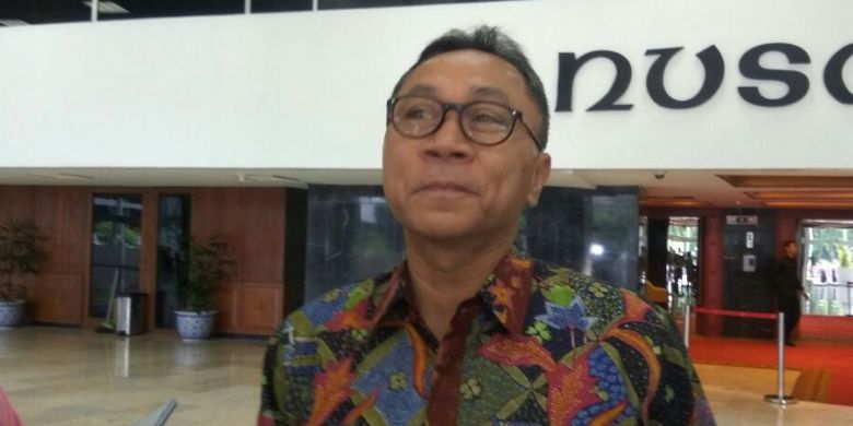 Ketua MPR RI Zulkifli Hasan di Kompleks Parlemen, Selasa (28/11/2017).