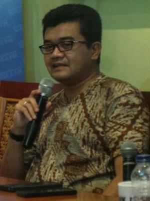 Pakar psikologi forensik Reza Indragiri Amriel, kanan, dalam sebuah diskusi di Jakarta.