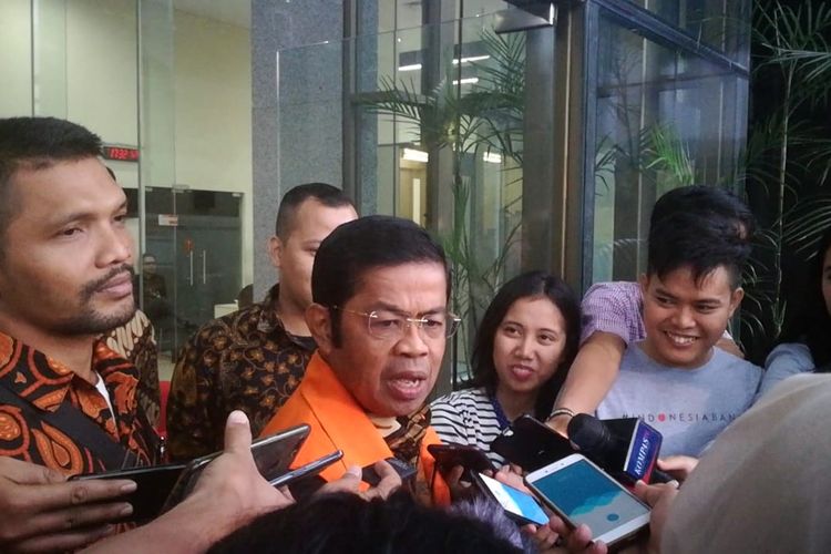 Mantan Sekjen Golkar Idrus Marham seusai diperiksa di Gedung Merah Putih KPK, Jakarta, Rabu (15/5/2019)
