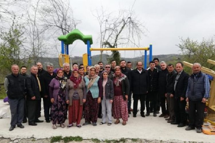 Taman bermain di kota Yenidonganlar, Turki akhirnya dibangun kembali usai dibongkar wali kota yang kalah dalam pemilihan.