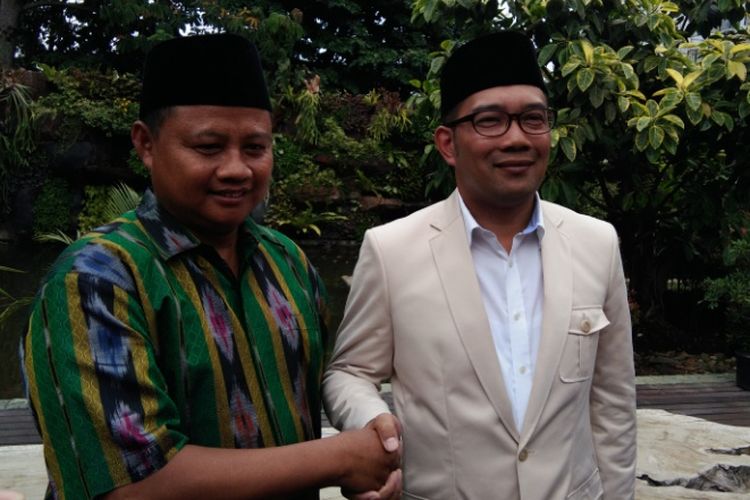 Bupati Tasikmalaya yang juga politisi Partai Persatuan Pembangunan (PPP), Uu Ruzhanul Ulum, saat bertemu Wali Kota Bandung Ridwan Kamil di Pendopo Kota Bandung, Jalan Dalemkaum, Selasa (5/9/2017) siang. 
