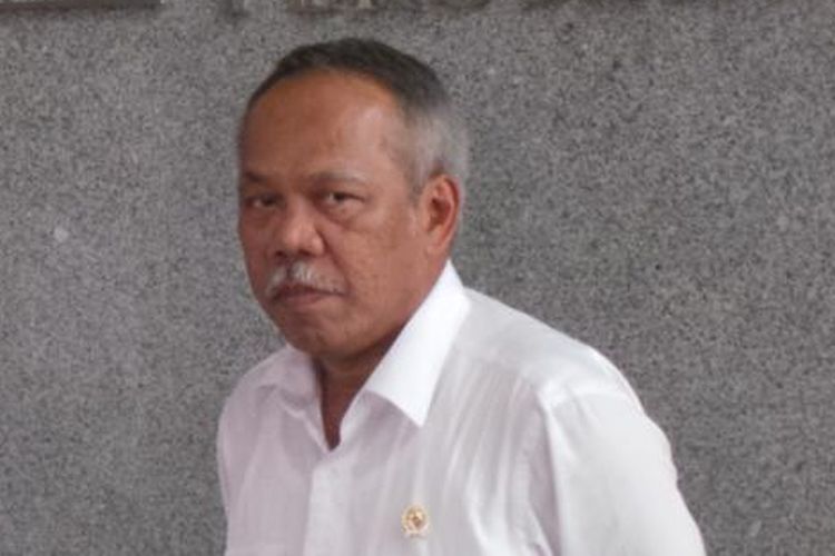 Menteri Pekerjaan Umum dan Perumahan Rakyat Basuki Hadimoeljono di Kantor Kementerian PUPR, Jakarta, Selasa (7/4/2015)