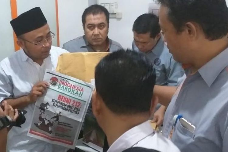 Badan Pengawasan Pemilihan Umum (Bawaslu) Kota Jakarta Barat menemukan 63 amplop Tabloid Indonesia Barokah. Temuan tersebut didapat dari kantor Pos Indonesia Jakarta Barat pada Rabu (30/1/2019). 