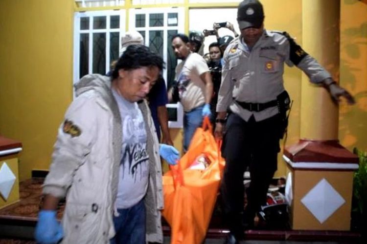 Sesosok gadis ditemukan tak bernyawa di rumah orangtua angkatnya di Kelurahan Katobengke, Kecamatan Betoambari, Kota Baubau, Sulawesi Tenggara, Kamis (15/3/2018) sekitar pukul 20.30 Wita.