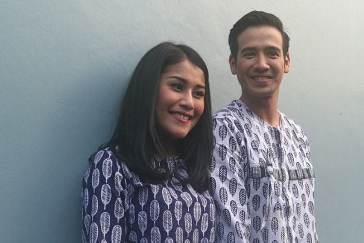 Tarra Budiman dan Gya Sadiqah menjadi bintang tamu dalam acara bincang-bincang televisi di Studio TransTV, Jakara Selatan, Rabu (30/8/2017).