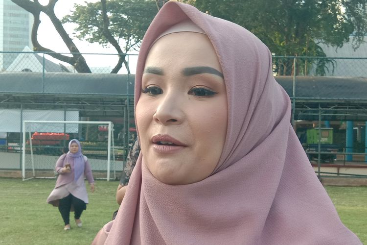 Soraya Larasati menghadiri acara buka puasa bertajuk Berbagi dari Hati bersama Cadbury di GOR Soemantri, Kuningan, Jakarta Selatan, Selasa (21/5/2019).