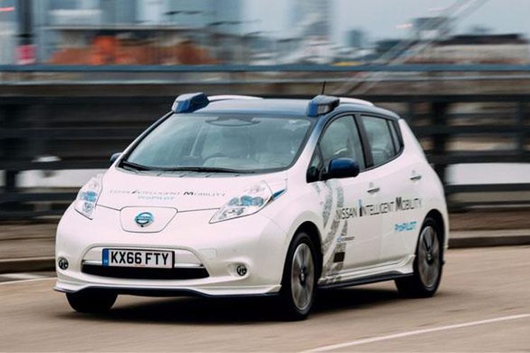Nissan Leaf dengan teknologi otonomos yang sedang diuji di London.