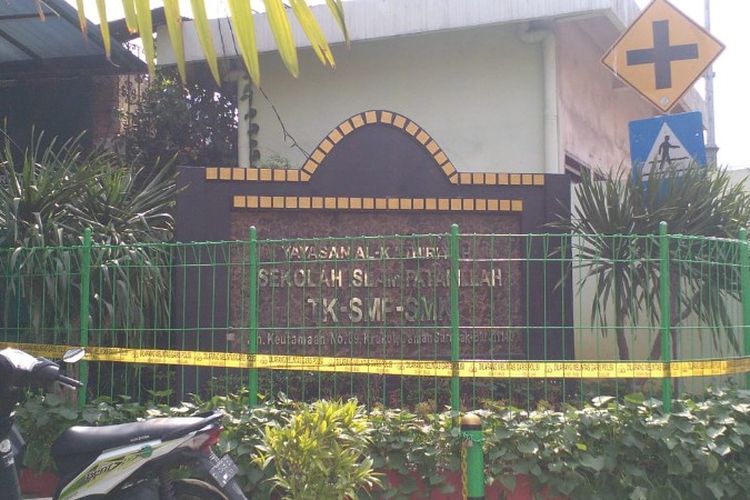 Seorang penjaga Sekolah Islam Fatahillah di Jalan Keutamaan, Krukut, Tamansari, Jakarta Barat menemukan janin laki-laki terkubur di pekarangan sekolah pada Selasa (27/11/2018) pukul 10.30 WIB. 