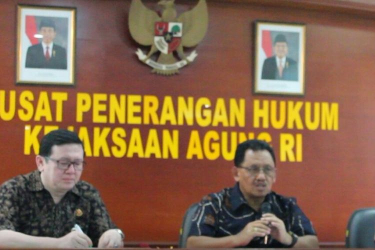 Jaksa Agung Muda Bidang Pidana Khusus, Adi Togarisman, dalam konferensi pers di Kejaksaan Agung, Jakarta, Jumat (8/12/2017).