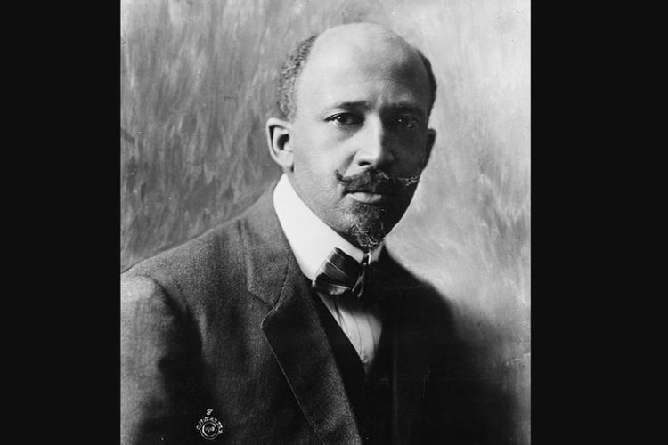 William Edward Burghardt Du Bois atau yang lebih dikenal dengan W.E.B. Du Bois.