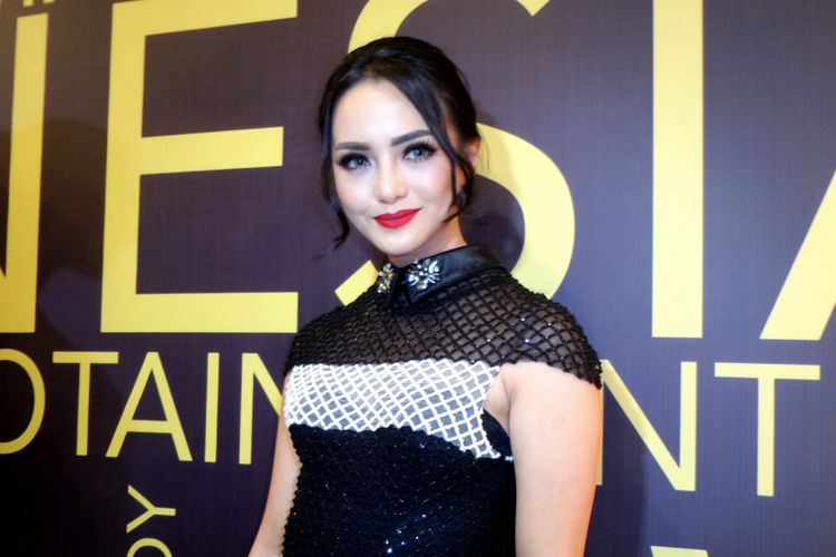 Ririn Ekawati menghadiri acara Indonesian Television Awards 2017 di MNC Tower, Kebon Jeruk, Jakarta Barat, Rabu (20/9/2017).